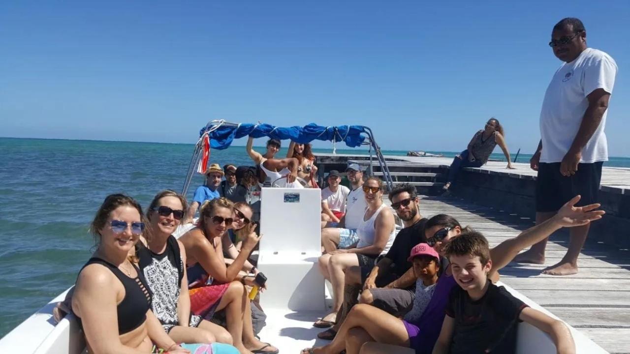 Tropical Paradise Express Caye Caulker Kültér fotó