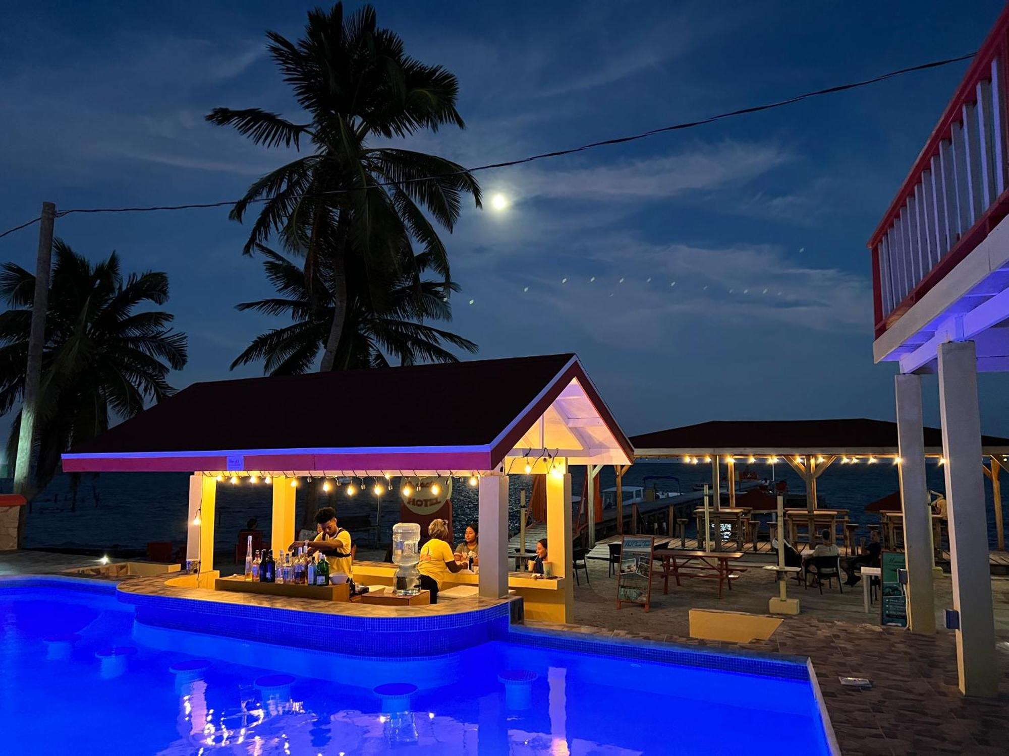 Tropical Paradise Express Caye Caulker Kültér fotó
